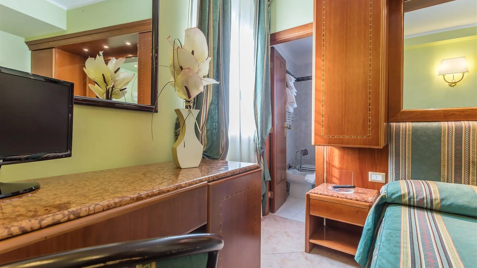 רומא Raeli Hotel Siracusa