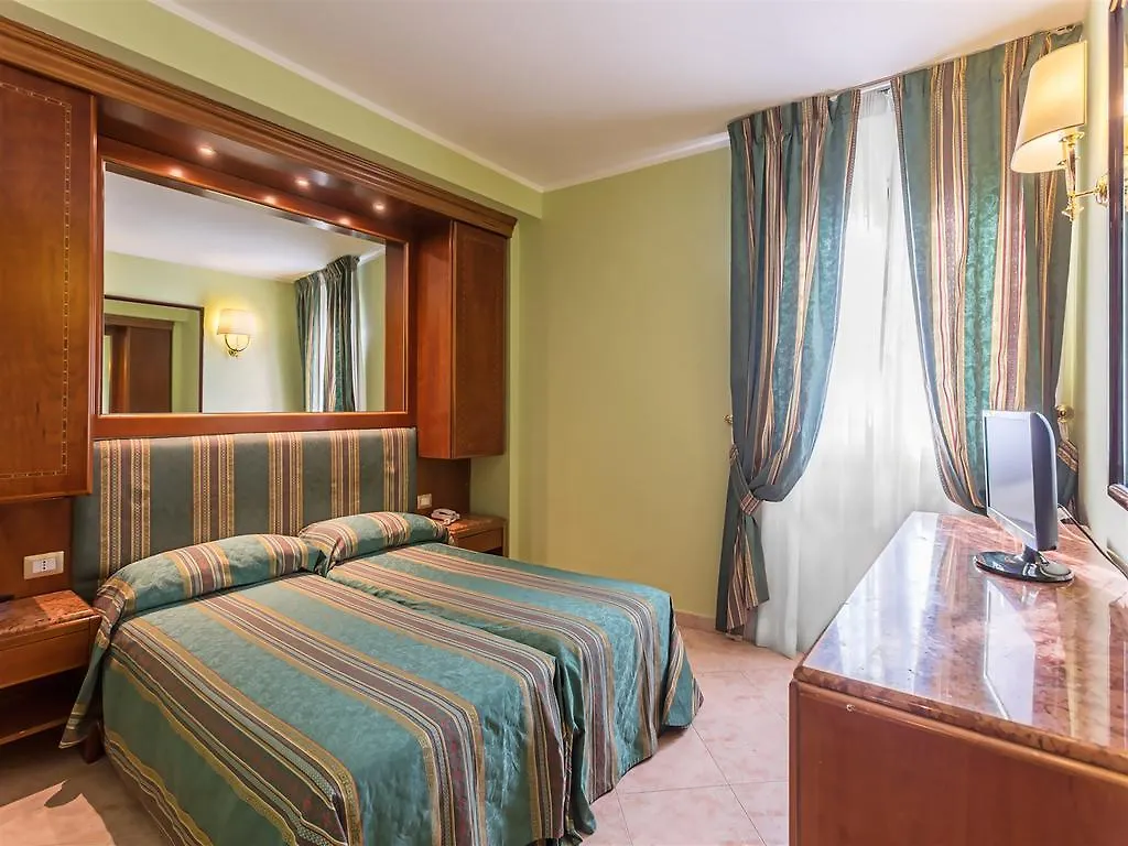 רומא Raeli Hotel Siracusa 3*,  איטליה