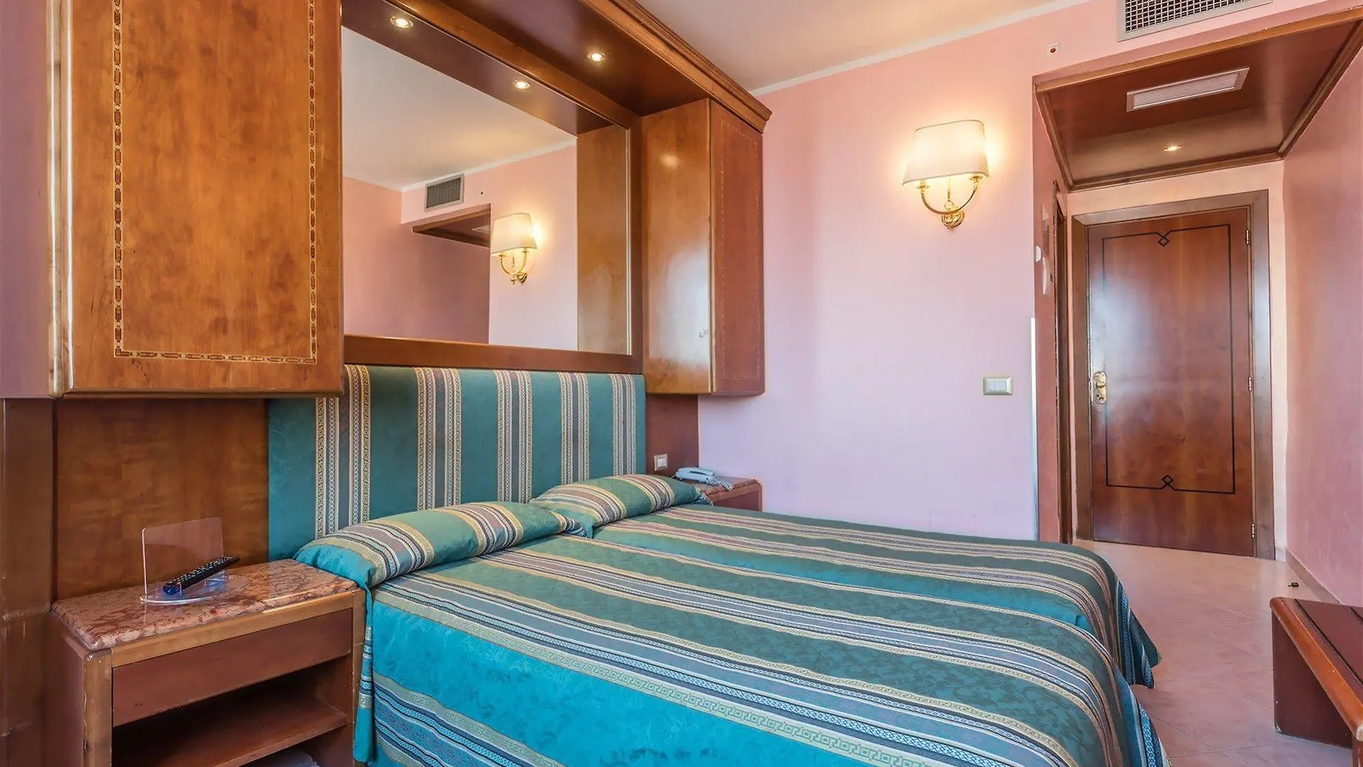 רומא Raeli Hotel Siracusa